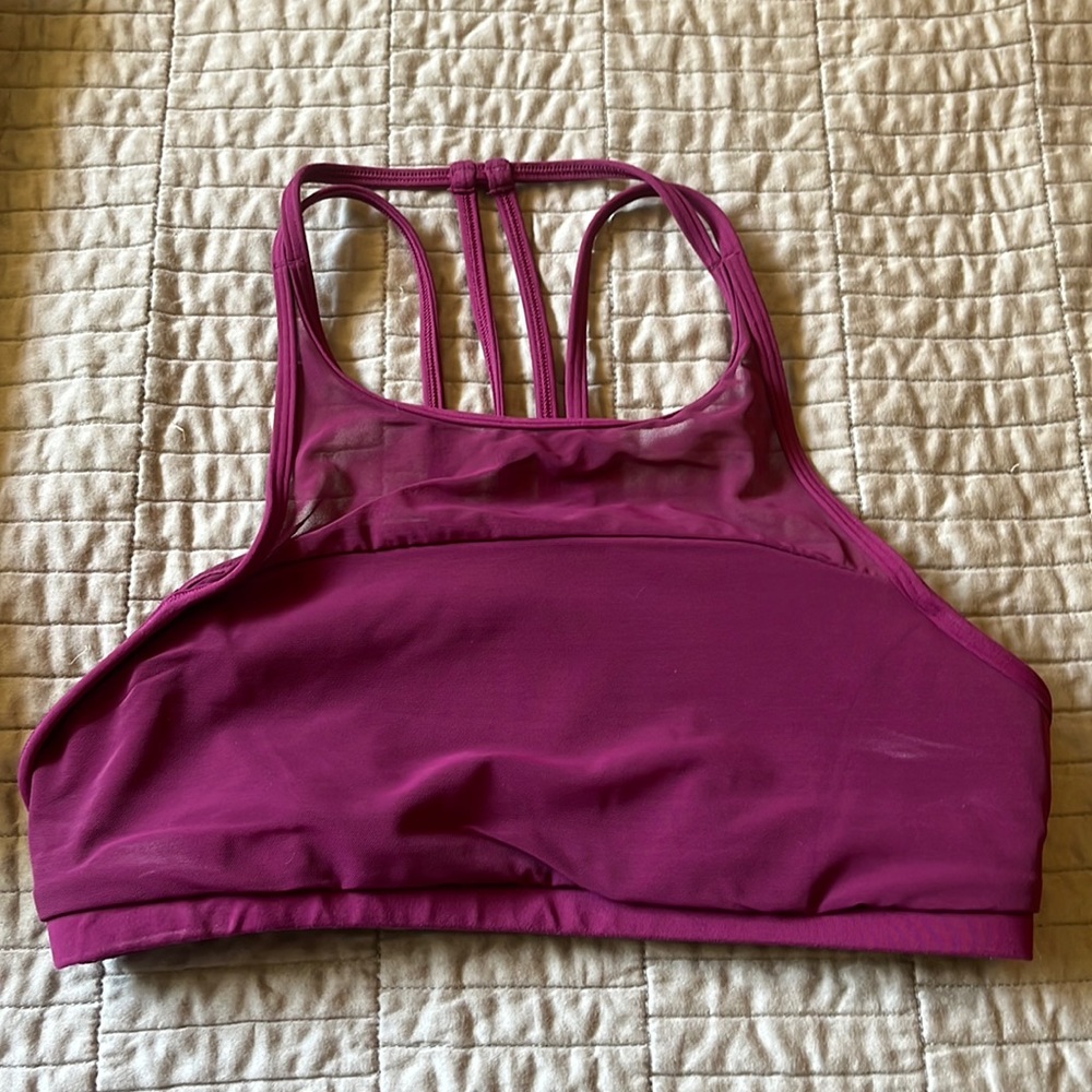 Lululemon sports bra